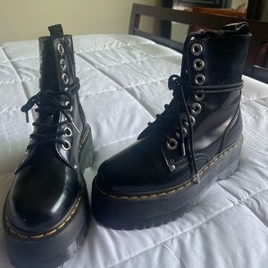 Dr Martens JADON MAX LEATHER PLATFORM BOOTS. New with no box.